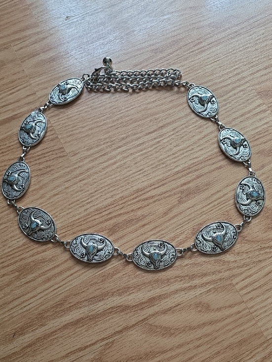 Accessories - Silver Western Concho Link Bull Chain Belt